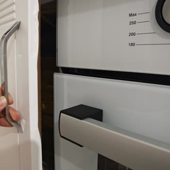 Soğutucu Fansız Fırın Ve Aşırı Isı Mobilyalara Zarar Veriyor