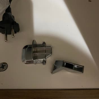 Hamur Yoğurma Makinesinin Kaldırma Kolundaki Düğme Kırıldı