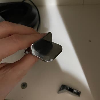 Hamur Yoğurma Makinesinin Kaldırma Kolundaki Düğme Kırıldı