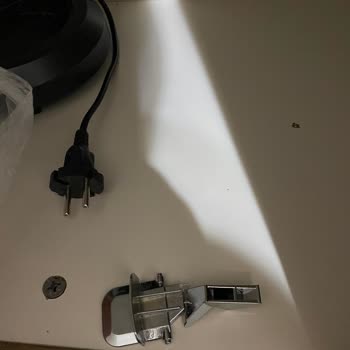 Hamur Yoğurma Makinesinin Kaldırma Kolundaki Düğme Kırıldı