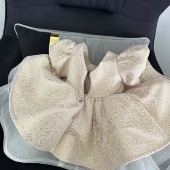 Larissa Gogel Doğum Günü Öncesi Gelen Yanlış Ve Kalitesiz Bebek Elbisesi, Satıcının İlgisiz Tutumu