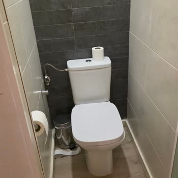 Jolly Tur Granada Nevada Otelinde Cam Tuvalet Kapıları Ve Dar Oda Şikayeti