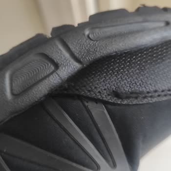 Lumberjack Botunda Tekrarlayan Dikiş Patlaması Ve Astar Yırtılması