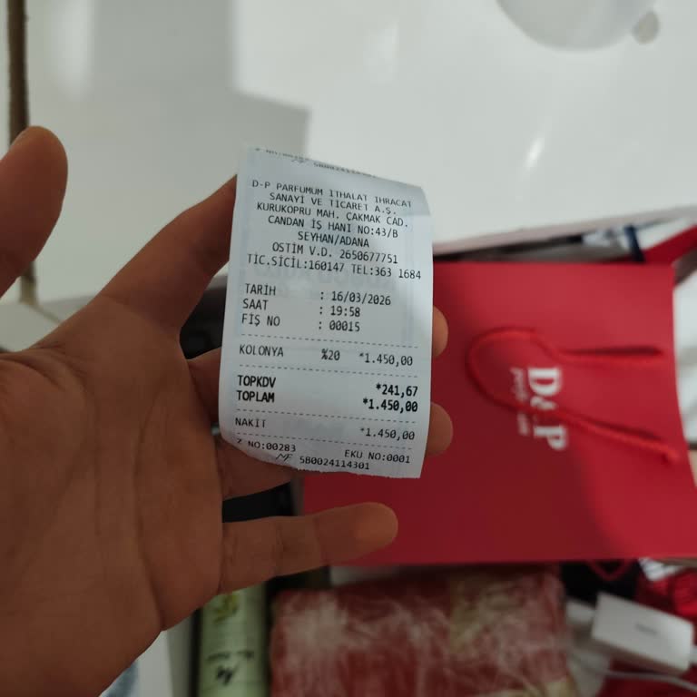 Parfümün Kalıcılığı 15 Dakikada Kayboldu, 1450 TL İade Talebi