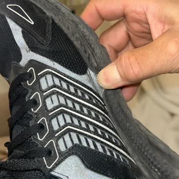 Skechers Ayakkabısının Su Geçirme Vaadi Bozuldu Ve Güvenlik Riski Oluşturdu