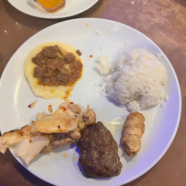 Ücretin İadesini Talep Eden Müşteri Tekne İftarında Kalitesiz Yemek Ve İlgisiz Hizmet Şikayetinde