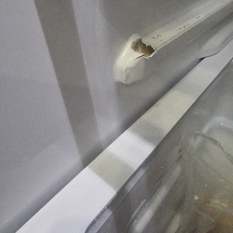 Samsung Buzdolabında İç Gövde Delik Sorunu Ve Yetkisiz Servis Tutumu