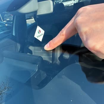 Renault Rent A Car Küçük Çizik Nedeniyle Depozito Kesilmesi Ve Kaba Personel Tutumu