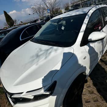 Renault Rent A Car Küçük Çizik Nedeniyle Depozito Kesilmesi Ve Kaba Personel Tutumu