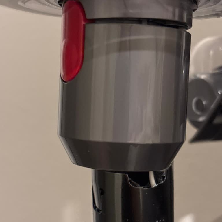 Dyson Süpürge Borusundaki Üretim Hatası Ve Garanti Reddi