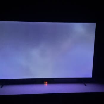 TCL TV'de Bulutlanma Ve Işık Sızması, Yetkili Servis İnceleme Reddetti