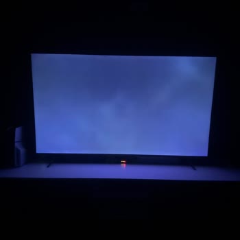 TCL TV'de Bulutlanma Ve Işık Sızması, Yetkili Servis İnceleme Reddetti