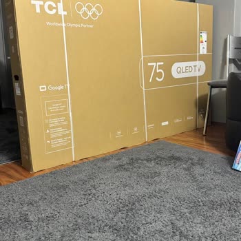 TCL TV'de Bulutlanma Ve Işık Sızması, Yetkili Servis İnceleme Reddetti