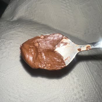Nutella Cam Kavanozunda Görülen Pütürlü Yapı Ve Hijyen Endişesi