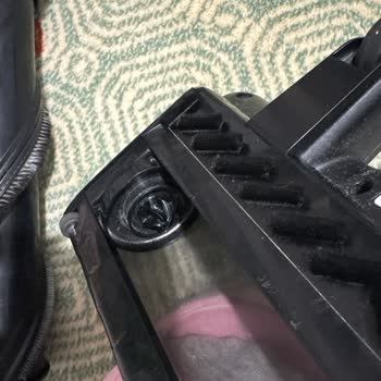 Bosch Unlimited 9 Dikey Süpürge Başlık Kısmı Dönmüyor Değişim Talebi