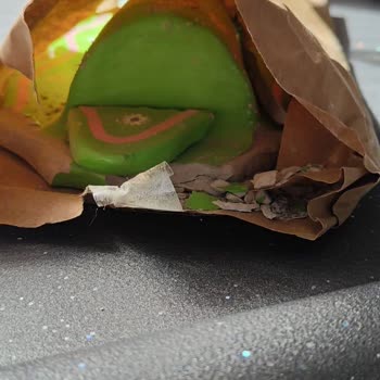 Trendyol Express'in Dikkatsiz Taşıması Sonucu Kırılan El Yapımı Seramikler