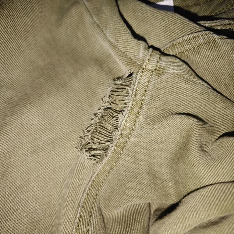 Kumaş Hızlı Soldu Ve Bacak Arası Yırtıldı, Destek Kullanıcı Hatası Dedi