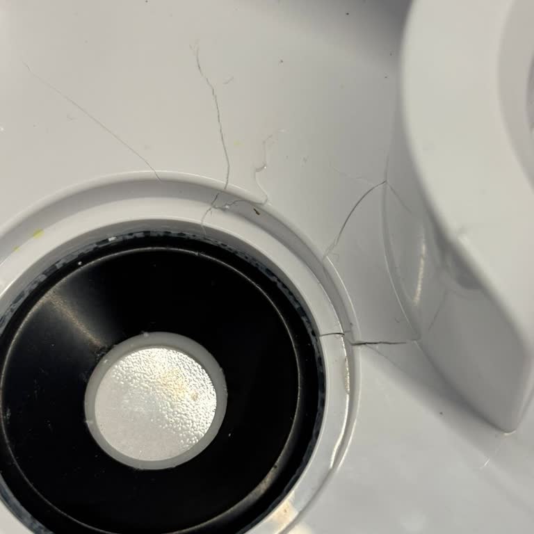 Su Haznesi Çatlaklı Hava Nemlendiricide Ücretsiz Değişim İsteği