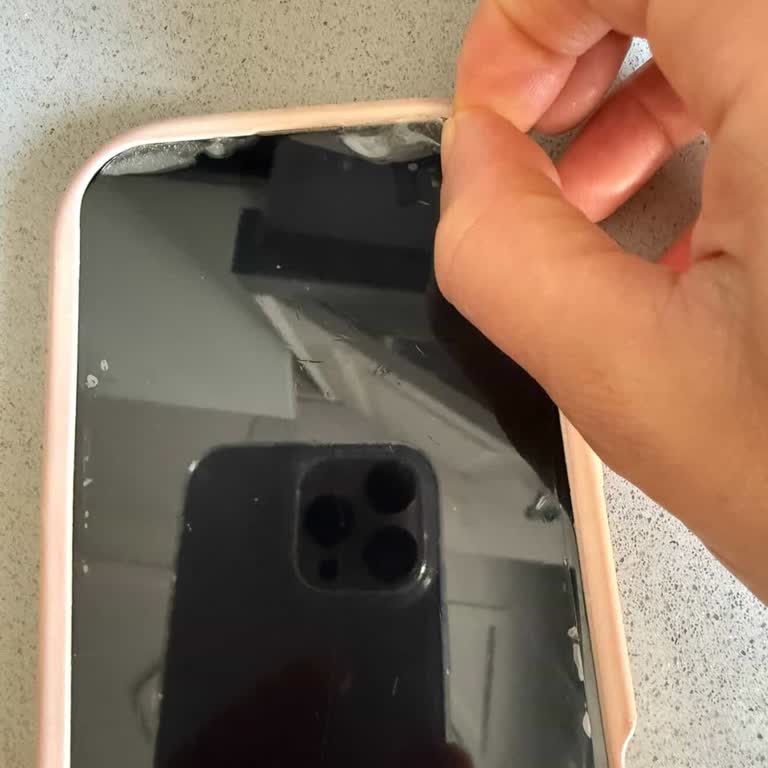 Kalitesiz Ekran Koruyucu Ve Sürekli Mağaza Ziyareti İadesi Talebi