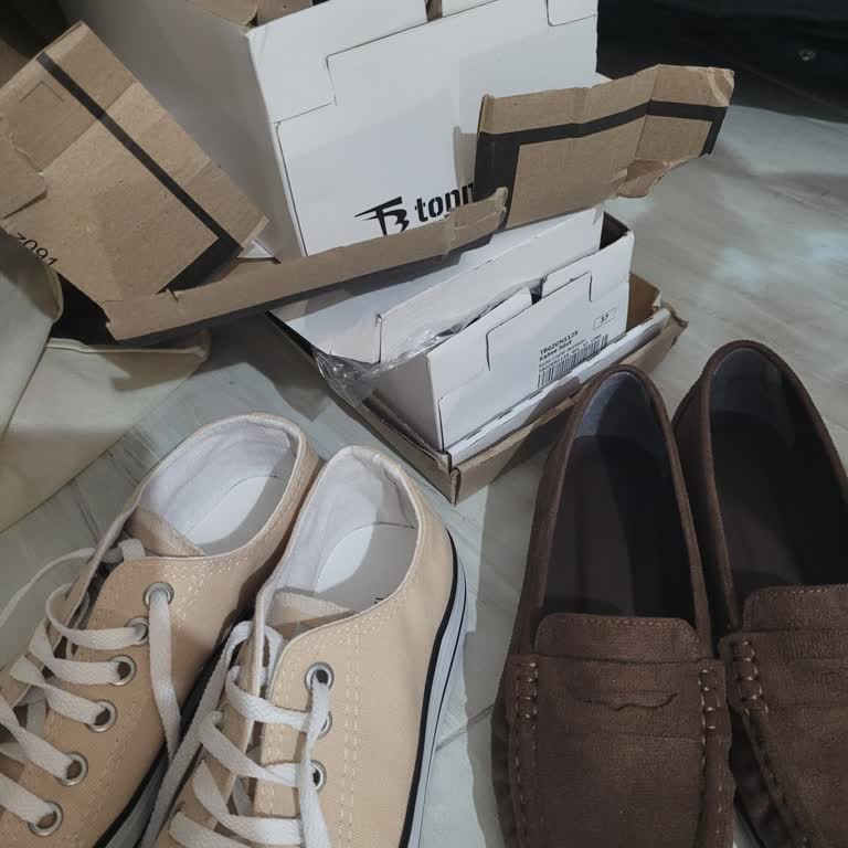 Teslim Edilmeyen Üç Çift Ayakkabı Ve Cevapsız Destek