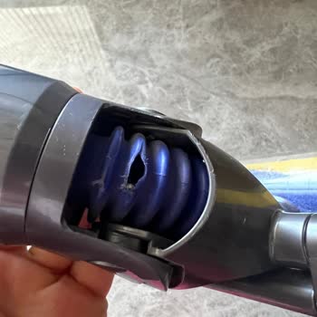 Dyson V15 Submarine'da Gövde Ve Işıklı Başlık Kırılması Garanti Kapsamında Ücretsiz Değişim Talebi