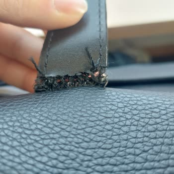 Pierre Cardin Giyim Çantası Kısa Sürede Tutma Yerleri Koparak Kullanılamaz Hale Geldi