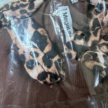 Kusurlu Sweatshirt İçin Ücretsiz İade Talebi: Kargo Ücreti Yüklenmemeli