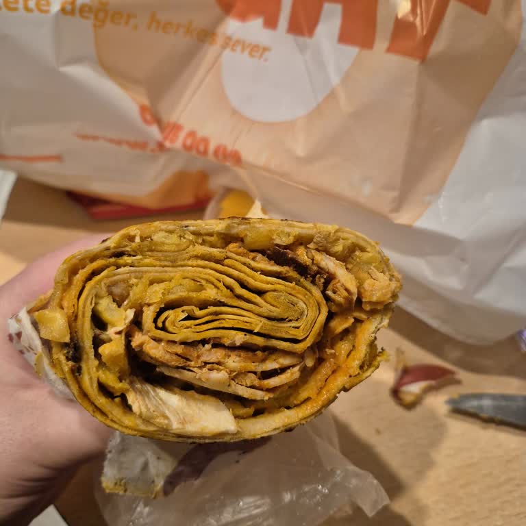 Yüksek Ücret İçin Boş Burrito Ve Kötü Lezzet Şikayeti