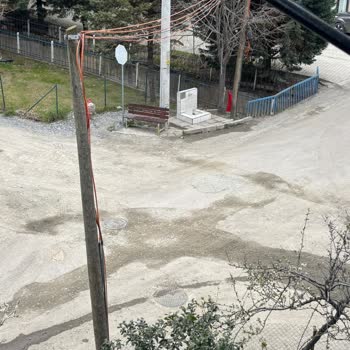 Halıdere’de Kazı Çalışmaları Mahalleyi Yaşanmaz Kılıyor