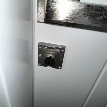 Kırılan Kapı Kilidi Ve Yetersiz Temizlik Nedeniyle İade Talebi