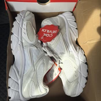 Renk Uyuşmazlığı Ve Kullanılmış Ürün Gönderimi Sonrası İade Bekleniyor