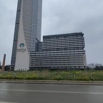 Halkapınar Yolunda Molozlar Ve Aydınlatma Eksikliği Yaya Güvenliğini Tehdit Ediyor