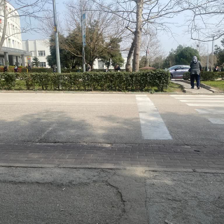 B46 Otobüs Şoförü Durağa Girmeyip Yolcuları Mağdur Etti