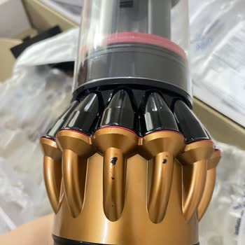 Dyson Servisi Ürünü Çiziklerle Ve Daha Kötü Durumda Geri Gönderdi