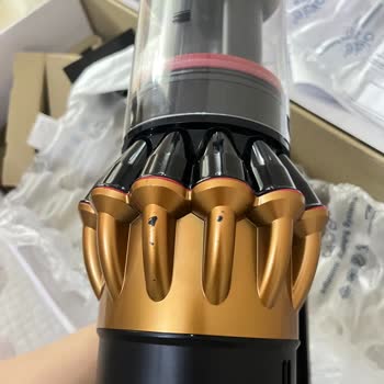 Dyson Servisi Ürünü Çiziklerle Ve Daha Kötü Durumda Geri Gönderdi