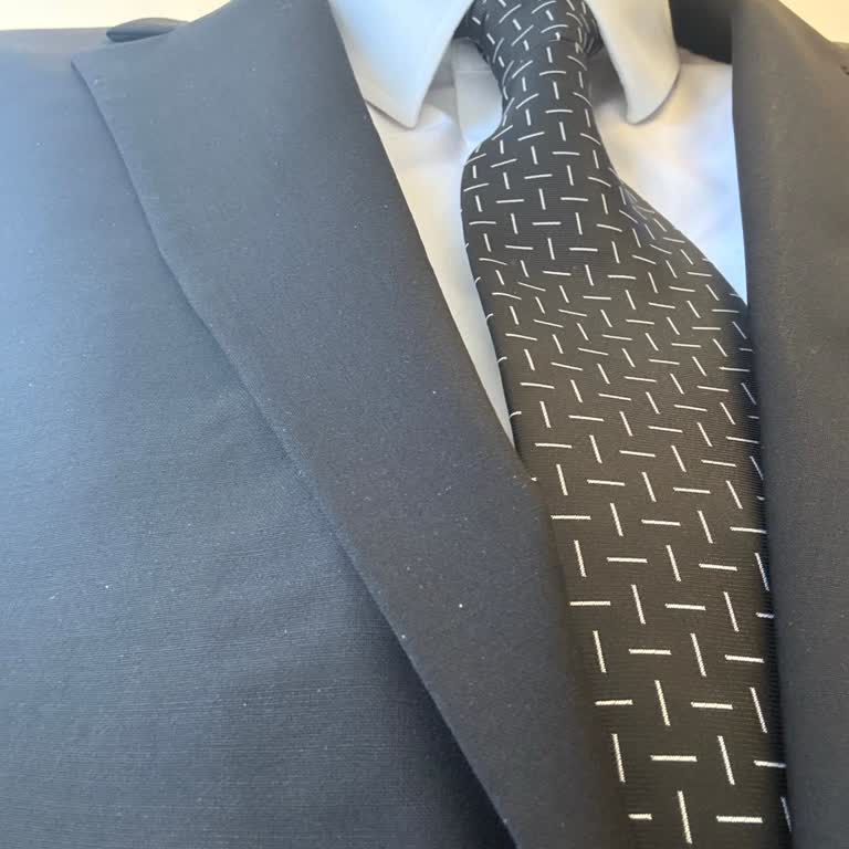 Network Mağazasında Takım Elbise Tüylenme Sorunu Ve Yanıltıcı Şikayet Kaydı