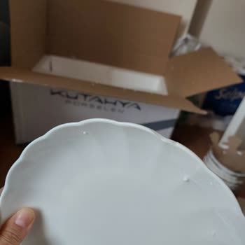 Kırık Ve Hatalı Yemek Takımı Parçalarının Acil Değişimi Talebi