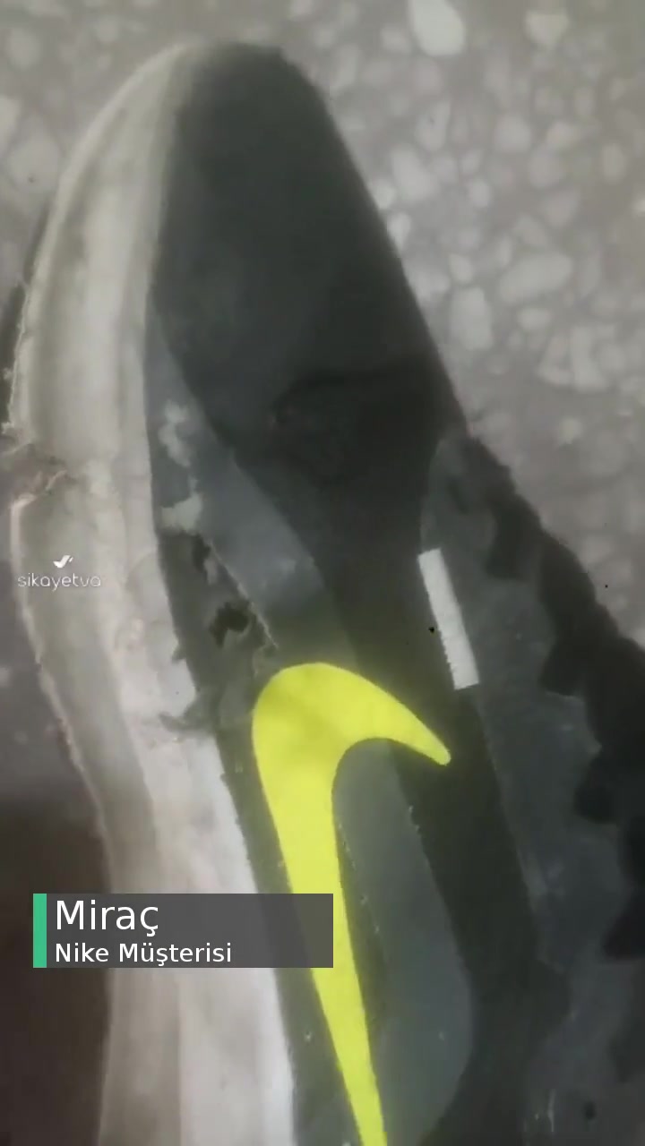 Nike Ayakkabı Yanlarında Açılma Yırtılma Var, Değişim İstiyorum! videonun kapak resmi