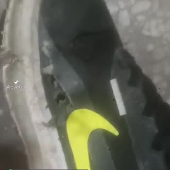 Nike Ayakkabı Yanlarında Açılma Yırtılma Var, Değişim İstiyorum!