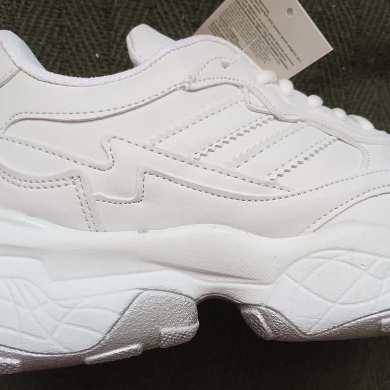 Sahte Ve Defolu Ayakkabı Gönderildi, Değerlendirmem Yayınlanmadı