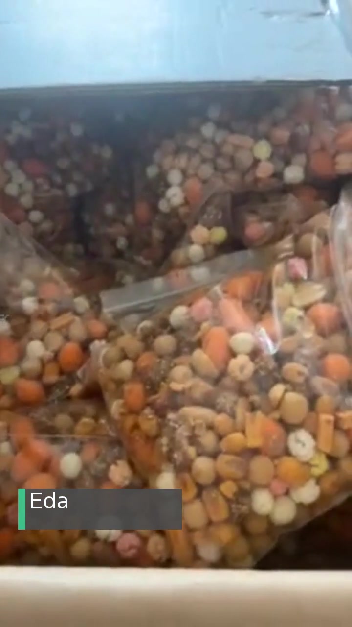 Emirhan Kuruyemiş | Bolu Farklı Ürünler Gönderildi! videonun kapak resmi