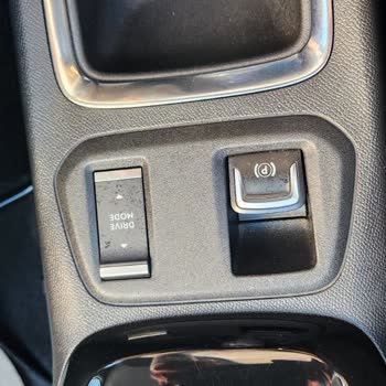 Opel Yetkili Servisinde Yanıltıcı Bilgilendirme Ve Temizlik Sorunu