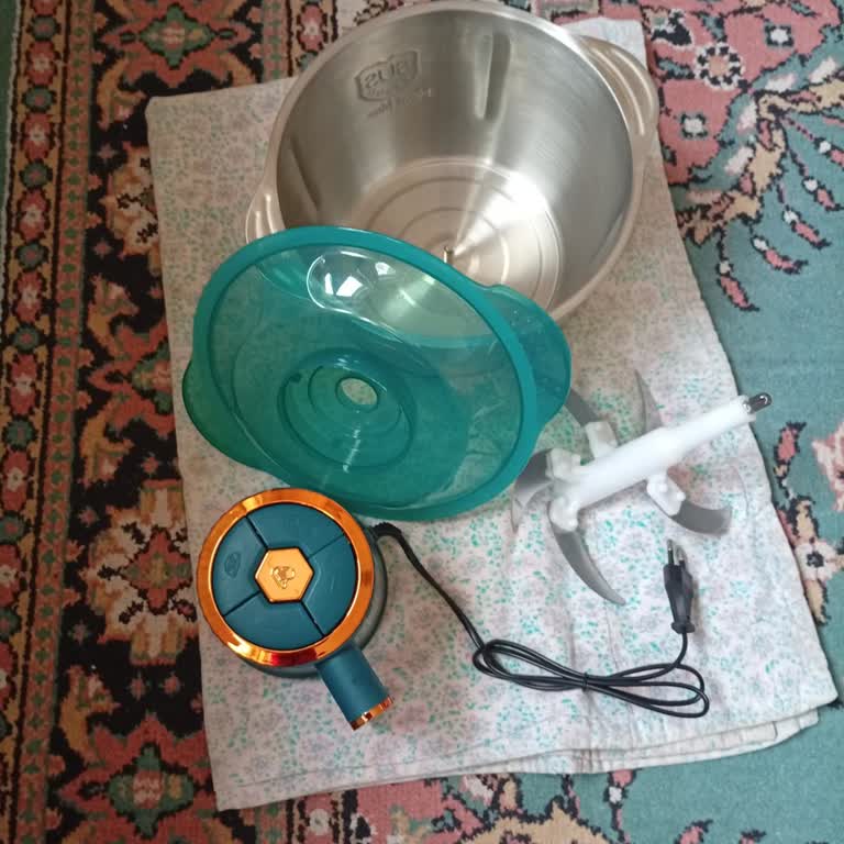 Duman Çıkan Ve Parçası Eksik Bosch Mutfak Robotu Tam İade Talebi