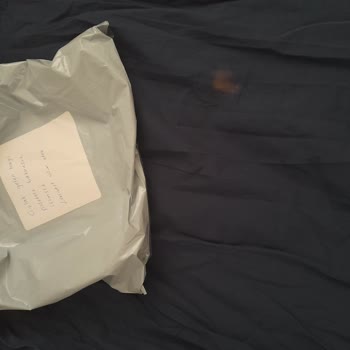 Kargo Hatası: Lekeli Ve Etiketsiz Ürün