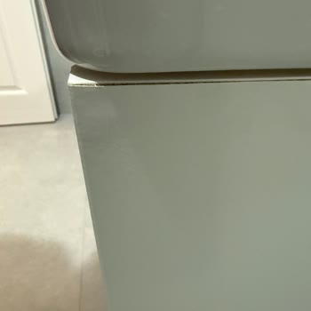 10 Yıllık Garantili Hemnes Banyo Dolabım Şişti, Değişim İstiyorum