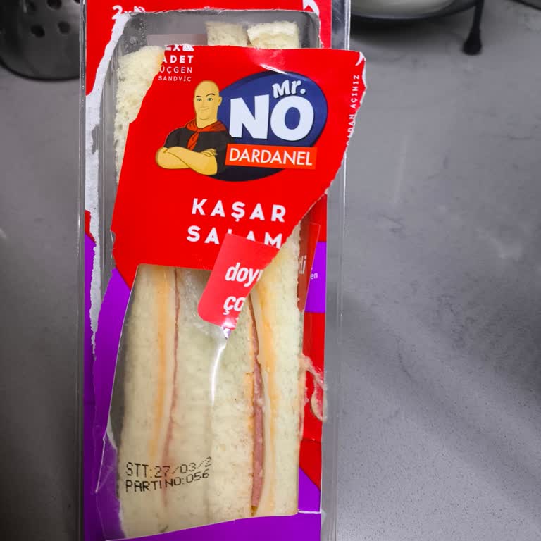 Dardanel Sandviçinde Saç Teli Çıktı Hijyen Sorunu