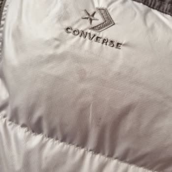 Mi Converse Montta Presenta Mancha y Problema de Calidad, Solicito Devolución