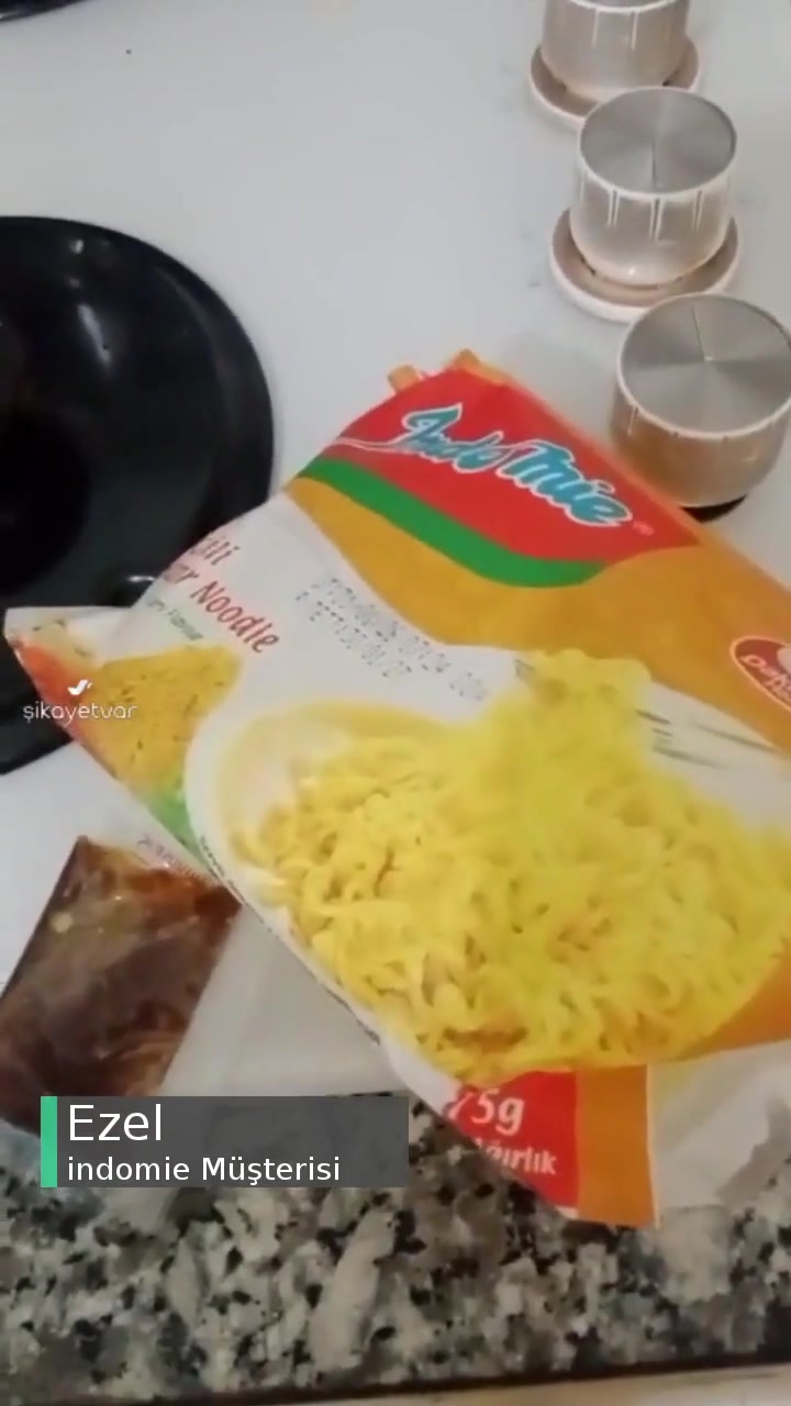 İndomie Noodlenin İçinde Sos Yok videonun kapak resmi