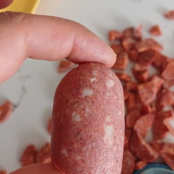 Geçmemiş Tarihli Sucukta Küf Ve Sağlık Riski