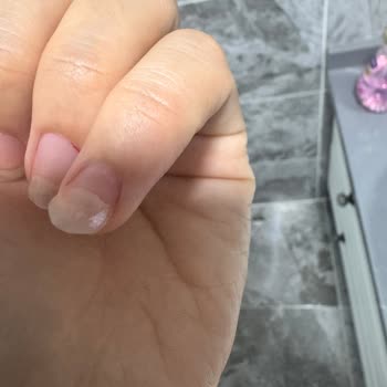 Marina Nail Studio Tırnaklarımın Şekli Bozuldu